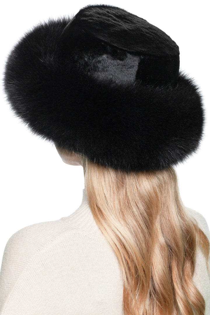 Elegant Black Fox Fur Fedora Hat showcasing luxurious fur trim, perfect for winter style and warmth.