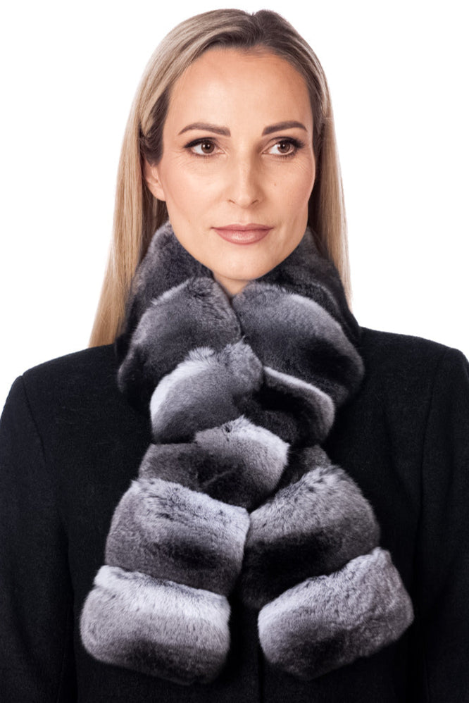 Chinchilla Scarf With A Slit In Horizontal Style