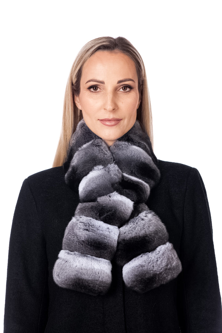 Chinchilla Scarf With A Slit In Horizontal Style