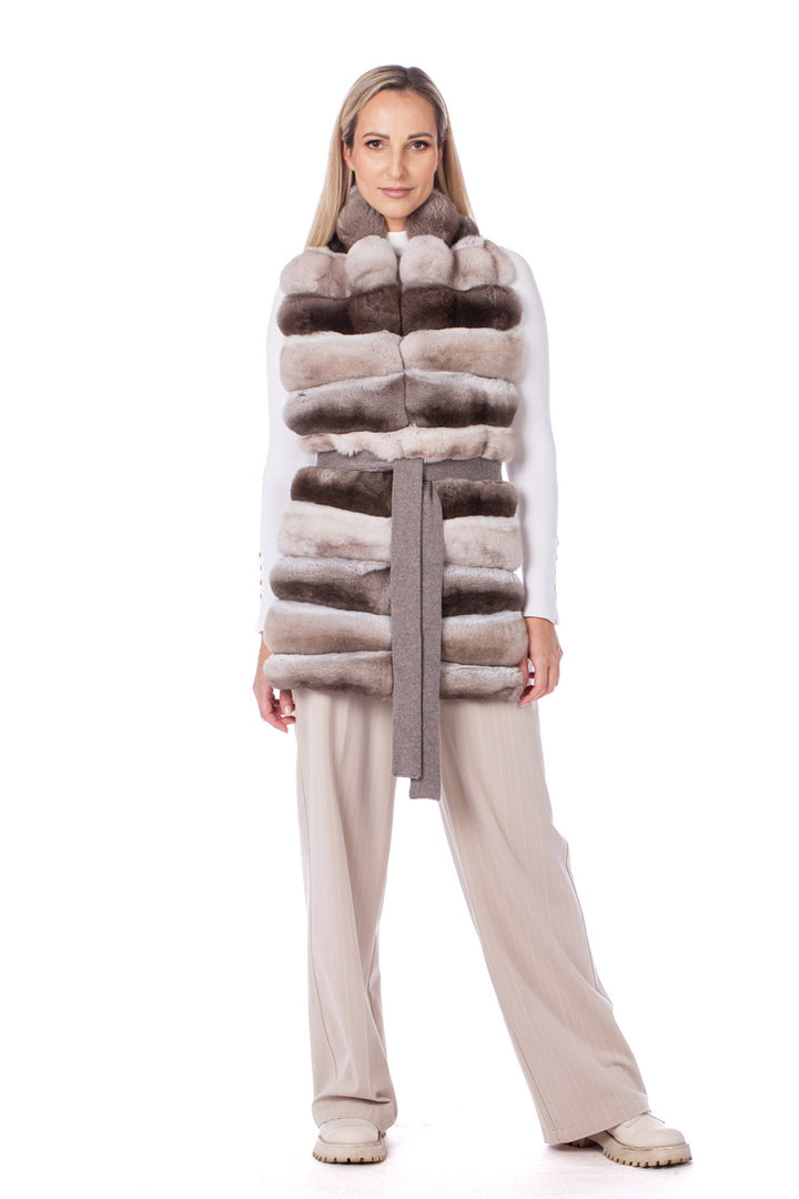 Soft beige chinchilla fur stole for all-season elegance