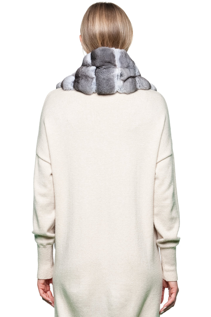 Rear view – handmade chinchilla fur scarf in grey shades, unisex long winter scarf shown from back.
