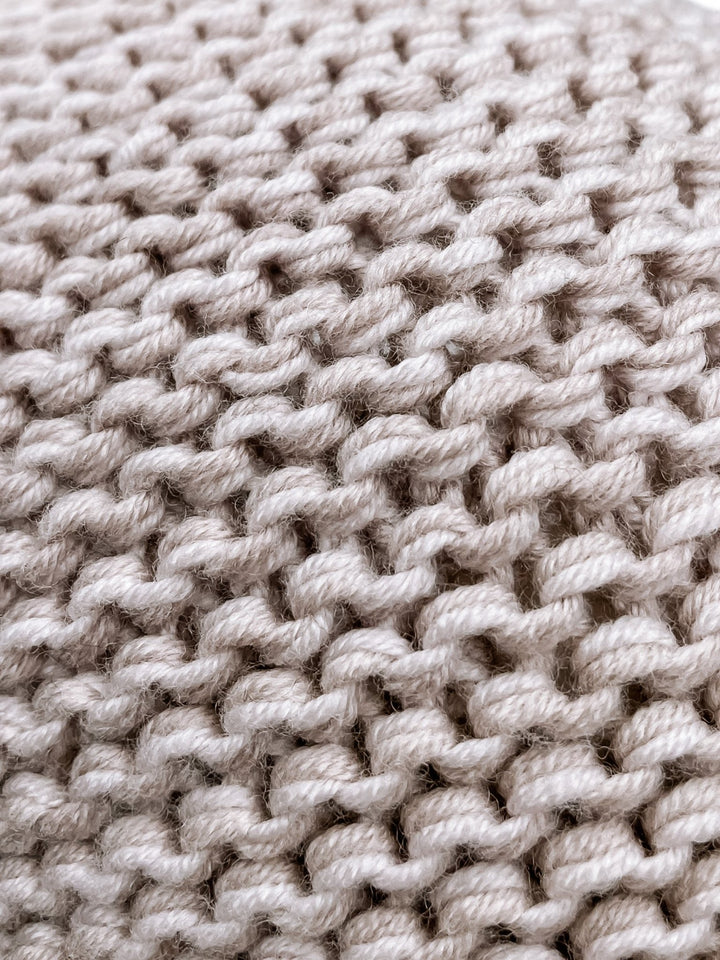 Merino wool yarn cable knit
