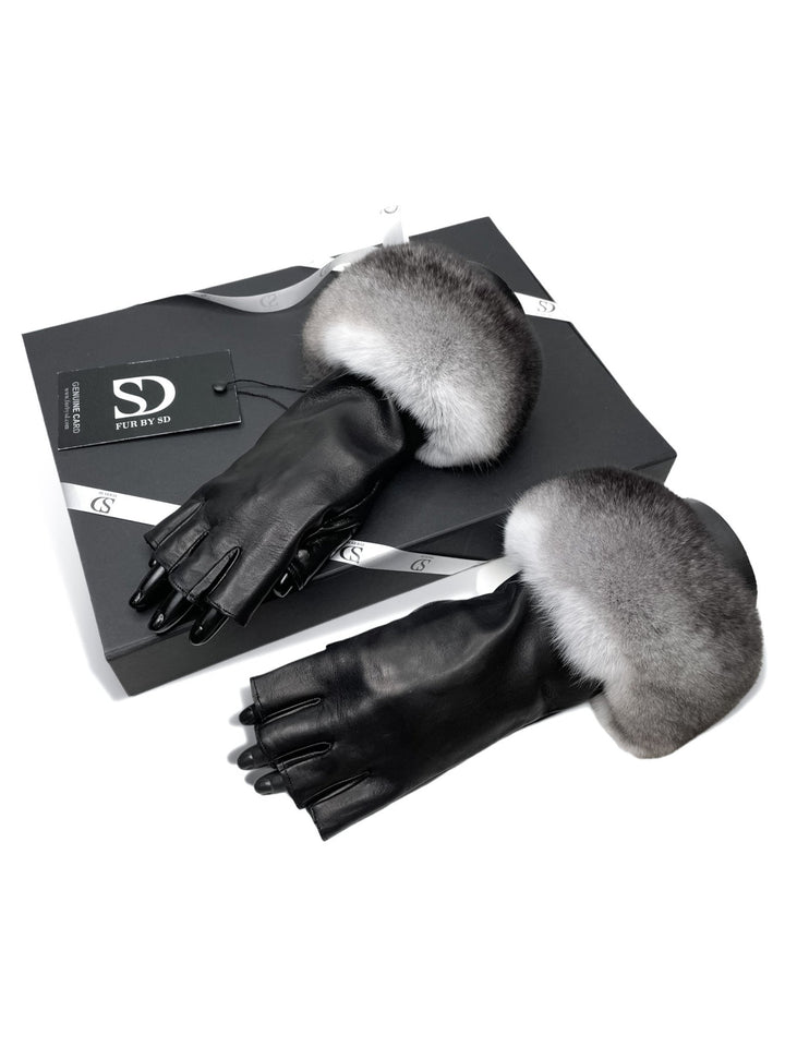 Elegant Gloves With Chinchilla Fur Trim