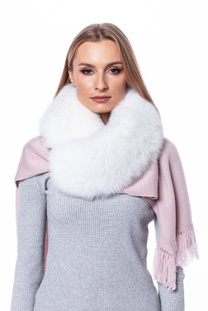 Luxurious Knitted Merino Wool Scarf With Fox Fur Collar