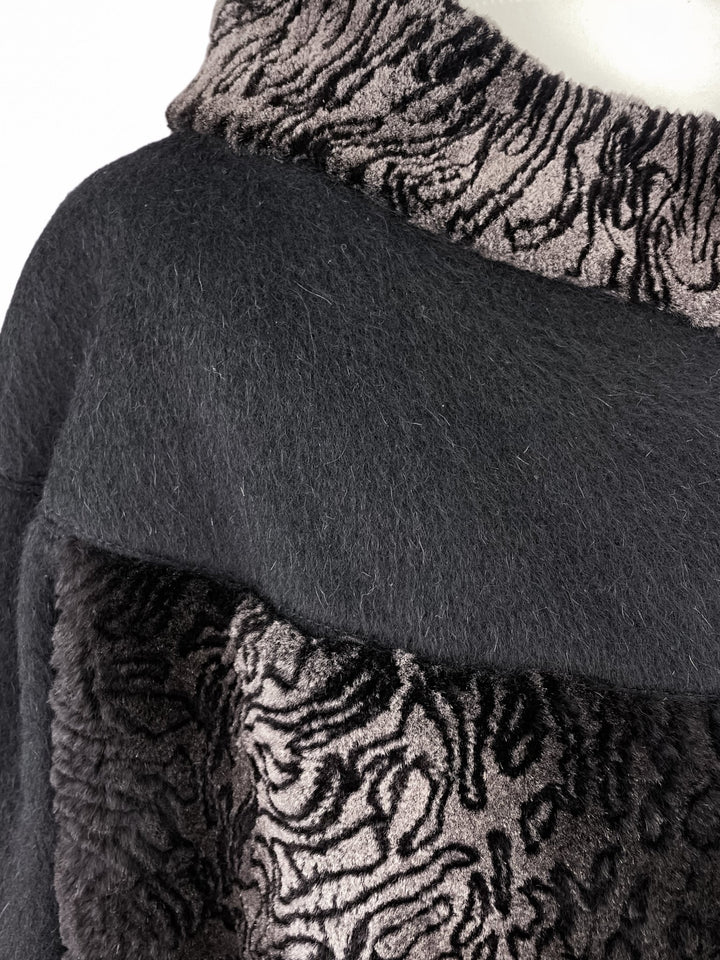 Luxurious Wool Coat With Rabbit Fur Collar